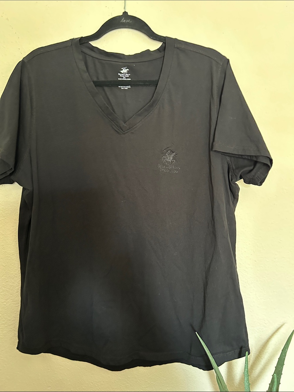 Beverly Hills Polo Club Men's Black V-Neck Tee